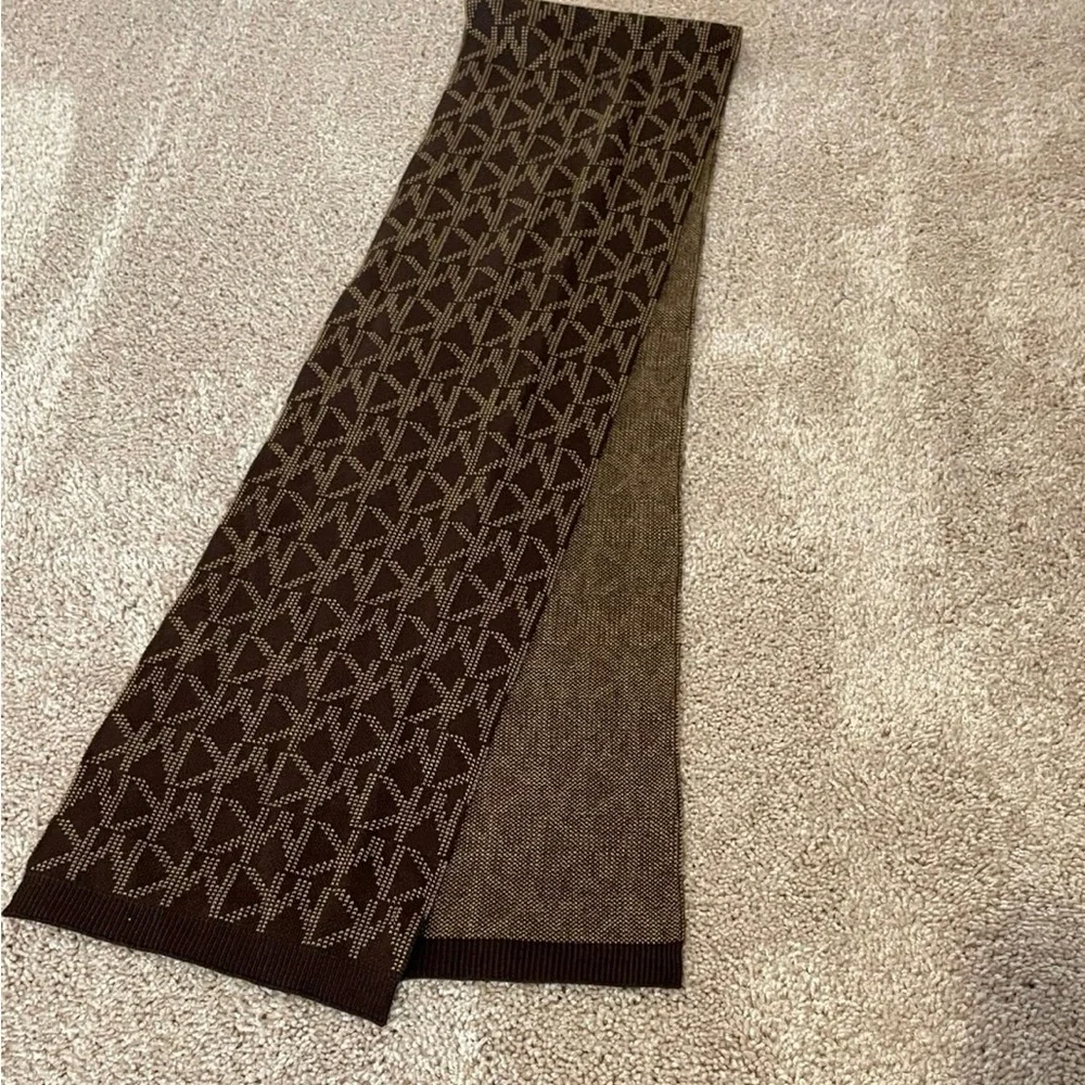MK scarf - Picture 2 of 3